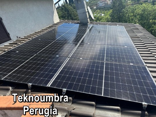 impianto fotovoltaico a tetto sopra le tegole impianto fotovoltaico a tetto sopra le tegole